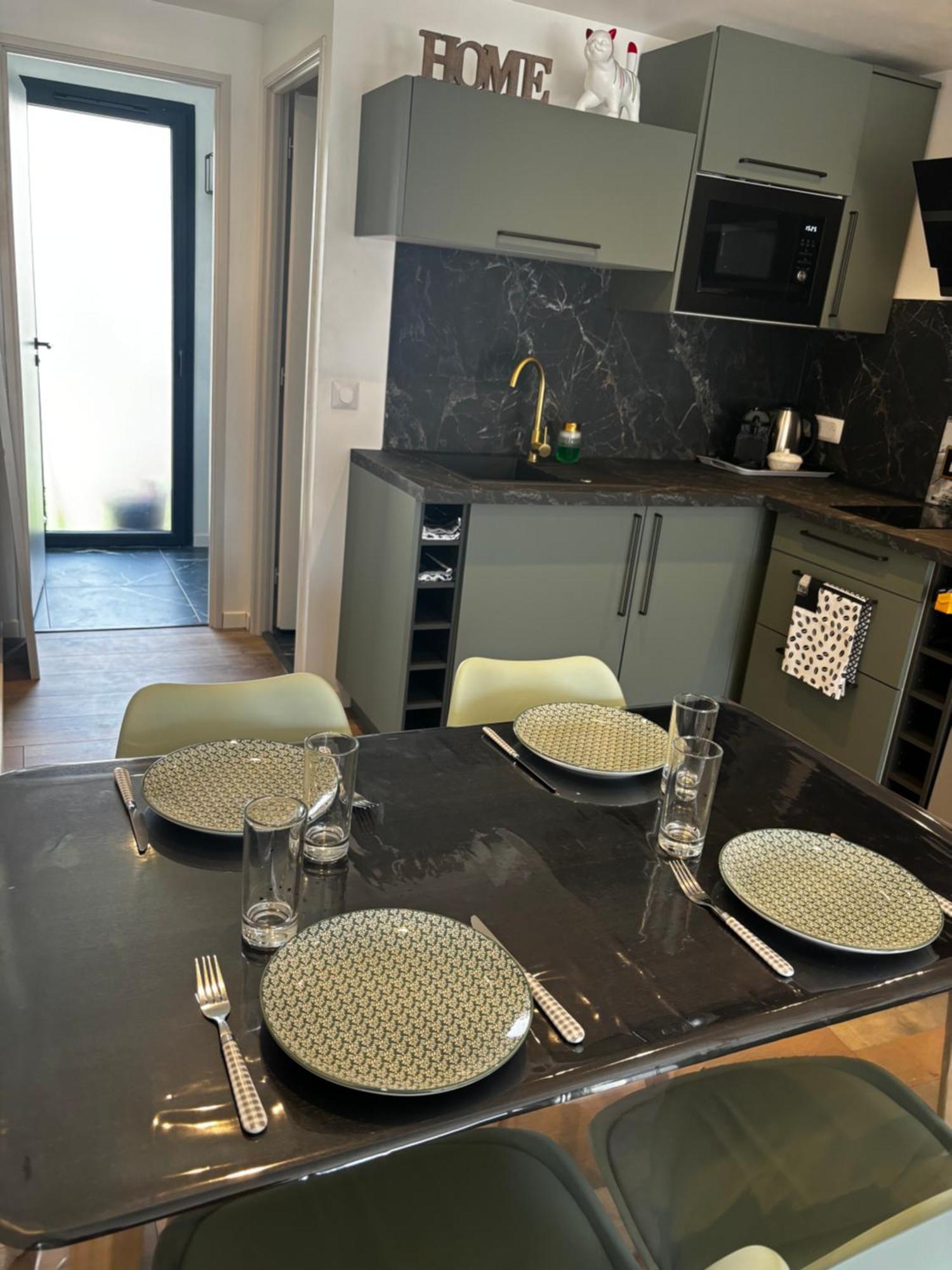 Logement Du Sud Avec Jacuzzi Sommières Eksteriør billede