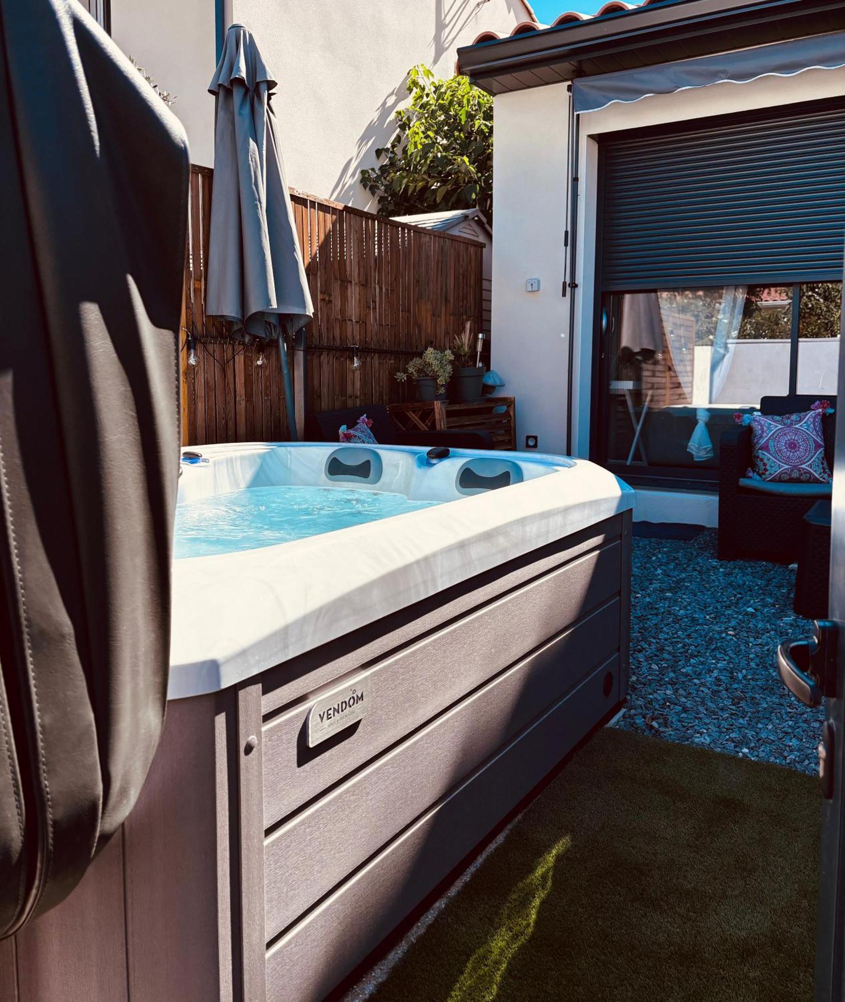 Logement Du Sud Avec Jacuzzi Sommières Eksteriør billede